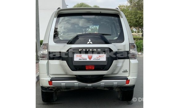 Buy Import Mitsubishi Pajero White Car in Import - Dubai in Baa Buy Import Mitsubishi Pajero White Car in Import - Dubai in Baa