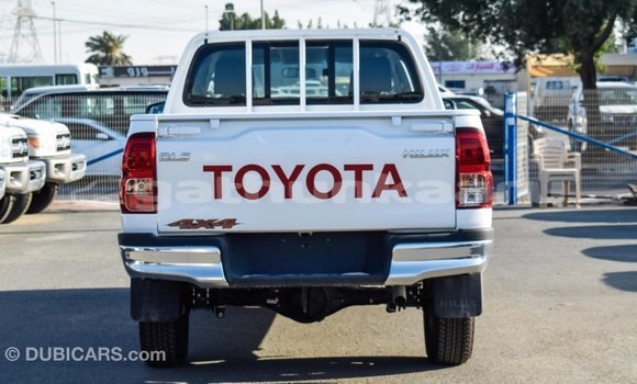 Buy Import Toyota Hilux White Car in Import - Dubai in Baa Buy Import Toyota Hilux White Car in Import - Dubai in Baa