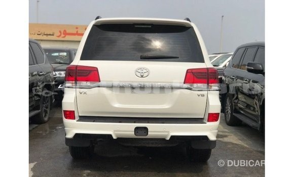 Buy Import Toyota Land Cruiser White Car in Import - Dubai in Baa Buy Import Toyota Land Cruiser White Car in Import - Dubai in Baa