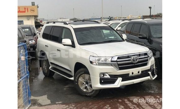 Buy Import Toyota Land Cruiser White Car in Import - Dubai in Baa Buy Import Toyota Land Cruiser White Car in Import - Dubai in Baa