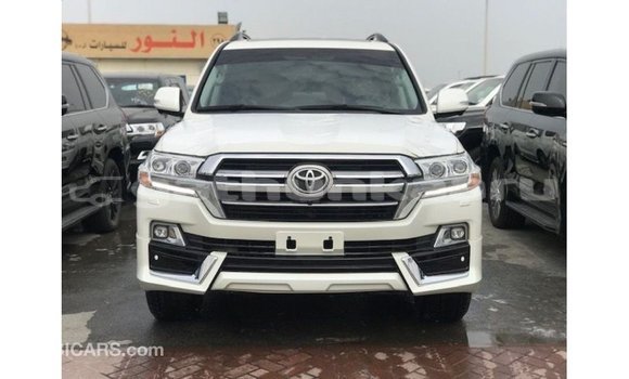 Buy Import Toyota Land Cruiser White Car in Import - Dubai in Baa Buy Import Toyota Land Cruiser White Car in Import - Dubai in Baa