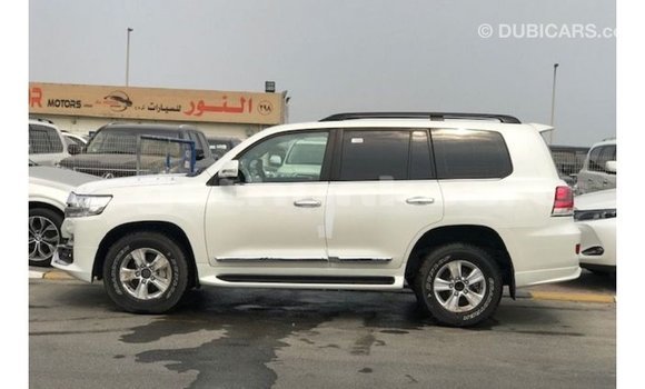 Buy Import Toyota Land Cruiser White Car in Import - Dubai in Baa Buy Import Toyota Land Cruiser White Car in Import - Dubai in Baa
