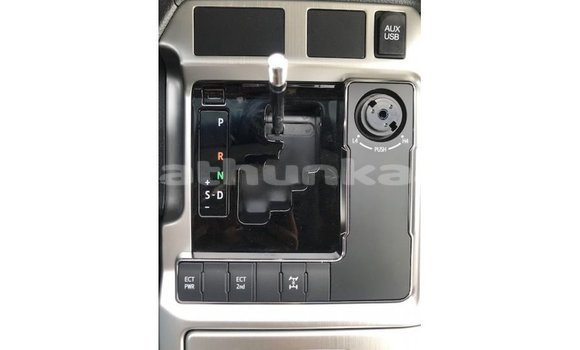 Buy Import Toyota Land Cruiser White Car in Import - Dubai in Baa Buy Import Toyota Land Cruiser White Car in Import - Dubai in Baa