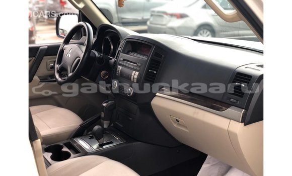 Buy Import Mitsubishi Pajero White Car in Import - Dubai in Baa Buy Import Mitsubishi Pajero White Car in Import - Dubai in Baa