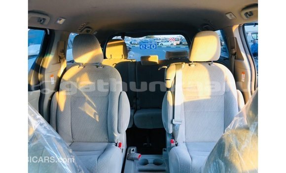 Buy Import Toyota Sienna White Car in Import - Dubai in Baa Buy Import Toyota Sienna White Car in Import - Dubai in Baa