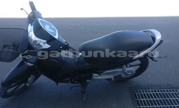 Buy Used Yamaha FZR Black Bike in Agolhitheemu in Raa