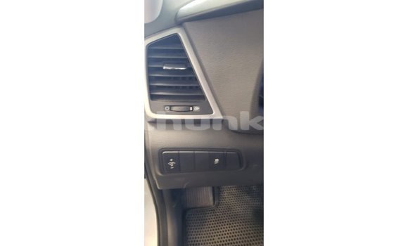 Buy Import Hyundai Tucson White Car in Import - Dubai in Baa Buy Import Hyundai Tucson White Car in Import - Dubai in Baa