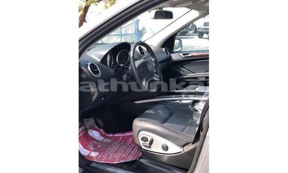 Buy Import Mercedes-Benz 190 Other Car in Import - Dubai in Baa Buy Import Mercedes-Benz 190 Other Car in Import - Dubai in Baa