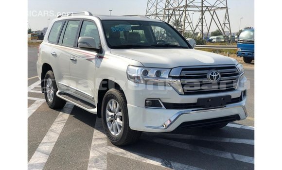 Buy Import Toyota Land Cruiser White Car in Import - Dubai in Baa Buy Import Toyota Land Cruiser White Car in Import - Dubai in Baa