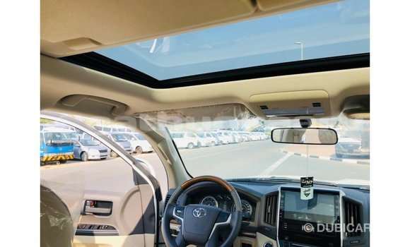Buy Import Toyota Land Cruiser White Car in Import - Dubai in Baa Buy Import Toyota Land Cruiser White Car in Import - Dubai in Baa