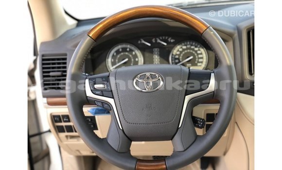 Buy Import Toyota Land Cruiser White Car in Import - Dubai in Baa Buy Import Toyota Land Cruiser White Car in Import - Dubai in Baa