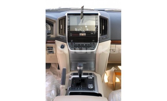 Buy Import Toyota Land Cruiser White Car in Import - Dubai in Baa Buy Import Toyota Land Cruiser White Car in Import - Dubai in Baa