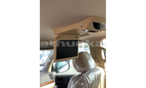 Buy Import Toyota Land Cruiser White Car in Import - Dubai in Baa Buy Import Toyota Land Cruiser White Car in Import - Dubai in Baa