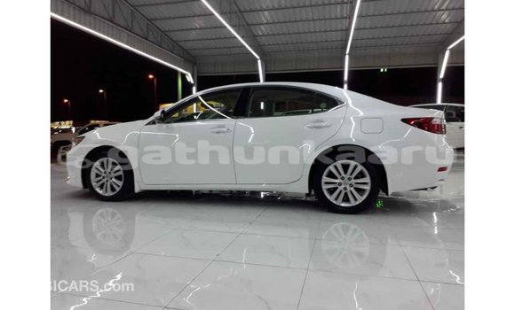 Buy Import Lexus ES White Car in Import - Dubai in Baa Buy Import Lexus ES White Car in Import - Dubai in Baa