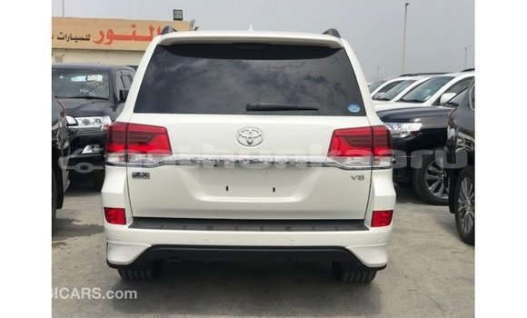 Buy Import Toyota Land Cruiser White Car in Import - Dubai in Baa Buy Import Toyota Land Cruiser White Car in Import - Dubai in Baa