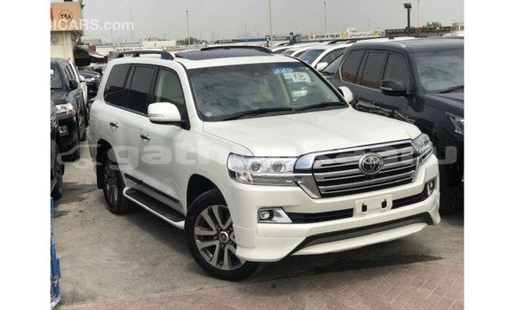 Buy Import Toyota Land Cruiser White Car in Import - Dubai in Baa Buy Import Toyota Land Cruiser White Car in Import - Dubai in Baa