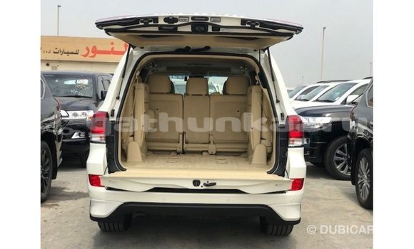 Buy Import Toyota Land Cruiser White Car in Import - Dubai in Baa Buy Import Toyota Land Cruiser White Car in Import - Dubai in Baa