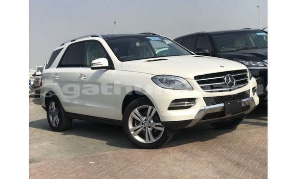 Buy Import Mercedes-Benz 190 White Car in Import - Dubai in Baa Buy Import Mercedes-Benz 190 White Car in Import - Dubai in Baa