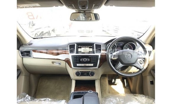 Buy Import Mercedes-Benz 190 White Car in Import - Dubai in Baa Buy Import Mercedes-Benz 190 White Car in Import - Dubai in Baa