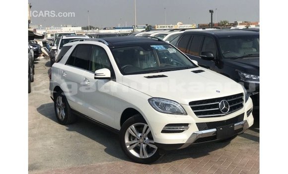 Buy Import Mercedes-Benz 190 White Car in Import - Dubai in Baa Buy Import Mercedes-Benz 190 White Car in Import - Dubai in Baa