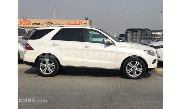 Buy Import Mercedes-Benz 190 White Car in Import - Dubai in Baa Buy Import Mercedes-Benz 190 White Car in Import - Dubai in Baa