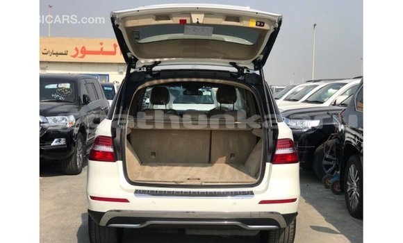 Buy Import Mercedes-Benz 190 White Car in Import - Dubai in Baa Buy Import Mercedes-Benz 190 White Car in Import - Dubai in Baa