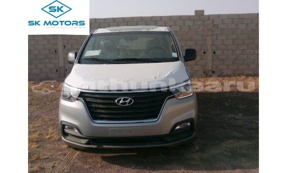 Buy Import Hyundai Chorus Brown Truck in Import - Dubai in Baa Buy Import Hyundai Chorus Brown Truck in Import - Dubai in Baa