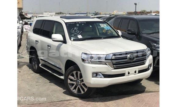 Buy Import Toyota Land Cruiser White Car in Import - Dubai in Baa Buy Import Toyota Land Cruiser White Car in Import - Dubai in Baa