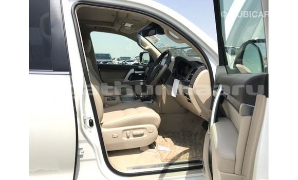 Buy Import Toyota Land Cruiser White Car in Import - Dubai in Baa Buy Import Toyota Land Cruiser White Car in Import - Dubai in Baa