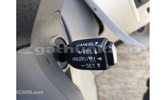 Buy Import Toyota Land Cruiser White Car in Import - Dubai in Baa Buy Import Toyota Land Cruiser White Car in Import - Dubai in Baa