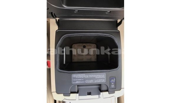 Buy Import Toyota Land Cruiser White Car in Import - Dubai in Baa Buy Import Toyota Land Cruiser White Car in Import - Dubai in Baa