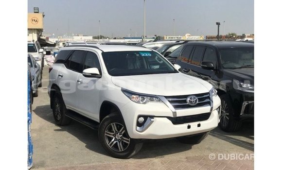 Buy Import Toyota Fortuner White Car in Import - Dubai in Baa Buy Import Toyota Fortuner White Car in Import - Dubai in Baa