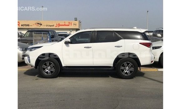 Buy Import Toyota Fortuner White Car in Import - Dubai in Baa Buy Import Toyota Fortuner White Car in Import - Dubai in Baa