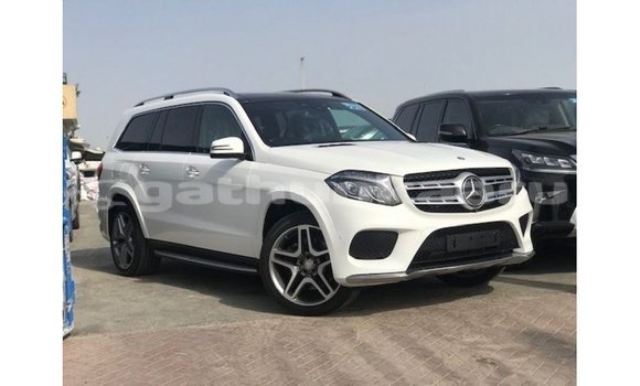 Buy Import Mercedes-Benz 190 White Car in Import - Dubai in Baa