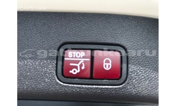 Buy Import Mercedes-Benz 190 White Car in Import - Dubai in Baa Buy Import Mercedes-Benz 190 White Car in Import - Dubai in Baa