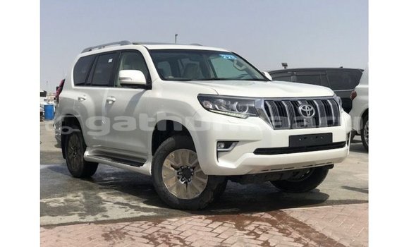 Buy Import Toyota Prado White Car in Import - Dubai in Baa