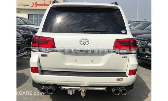 Buy Import Toyota Land Cruiser White Car in Import - Dubai in Baa Buy Import Toyota Land Cruiser White Car in Import - Dubai in Baa