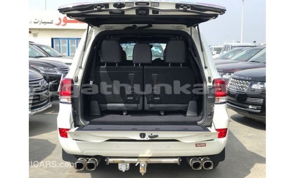 Buy Import Toyota Land Cruiser White Car in Import - Dubai in Baa Buy Import Toyota Land Cruiser White Car in Import - Dubai in Baa