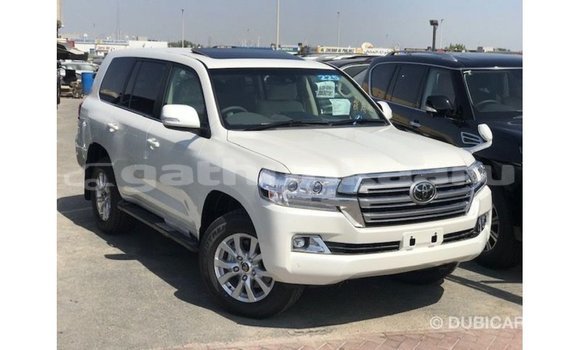 Buy Import Toyota Land Cruiser White Car in Import - Dubai in Baa Buy Import Toyota Land Cruiser White Car in Import - Dubai in Baa
