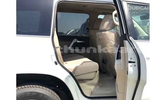 Buy Import Toyota Land Cruiser White Car in Import - Dubai in Baa Buy Import Toyota Land Cruiser White Car in Import - Dubai in Baa