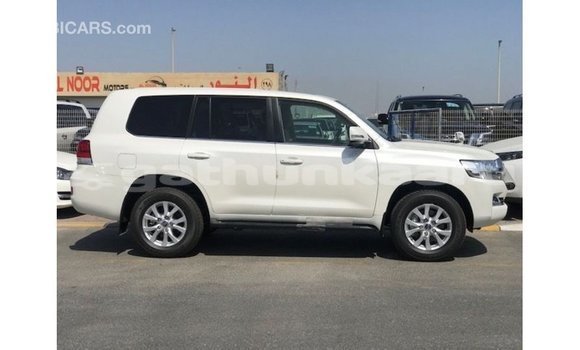 Buy Import Toyota Land Cruiser White Car in Import - Dubai in Baa Buy Import Toyota Land Cruiser White Car in Import - Dubai in Baa