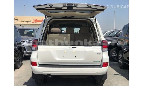 Buy Import Toyota Land Cruiser White Car in Import - Dubai in Baa Buy Import Toyota Land Cruiser White Car in Import - Dubai in Baa