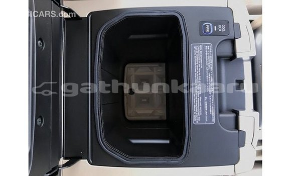 Buy Import Toyota Land Cruiser White Car in Import - Dubai in Baa Buy Import Toyota Land Cruiser White Car in Import - Dubai in Baa