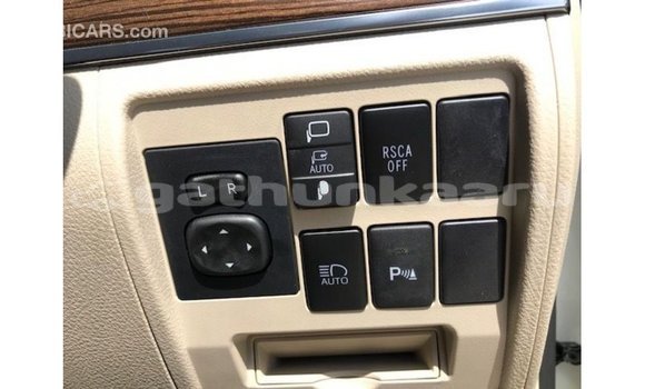 Buy Import Toyota Land Cruiser White Car in Import - Dubai in Baa Buy Import Toyota Land Cruiser White Car in Import - Dubai in Baa