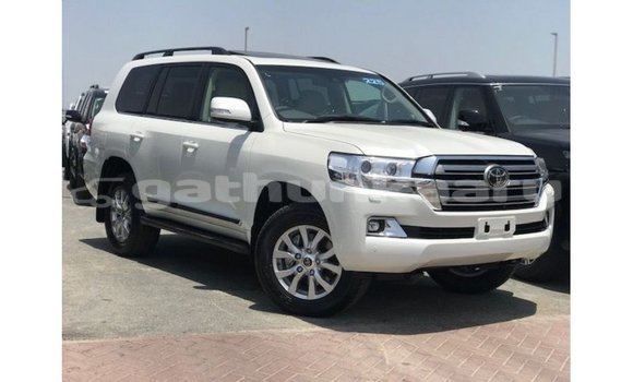 Buy Import Toyota Land Cruiser White Car in Import - Dubai in Baa Buy Import Toyota Land Cruiser White Car in Import - Dubai in Baa