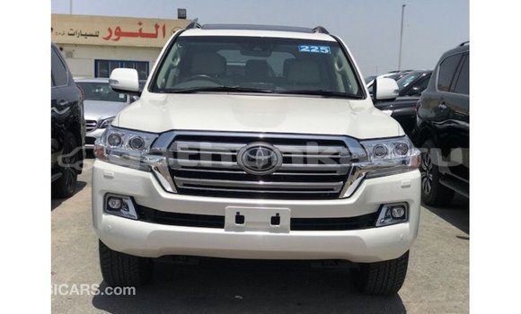 Buy Import Toyota Land Cruiser White Car in Import - Dubai in Baa Buy Import Toyota Land Cruiser White Car in Import - Dubai in Baa