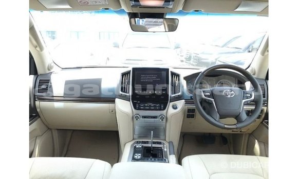 Buy Import Toyota Land Cruiser White Car in Import - Dubai in Baa Buy Import Toyota Land Cruiser White Car in Import - Dubai in Baa