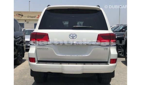 Buy Import Toyota Land Cruiser White Car in Import - Dubai in Baa Buy Import Toyota Land Cruiser White Car in Import - Dubai in Baa
