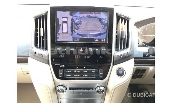 Buy Import Toyota Land Cruiser White Car in Import - Dubai in Baa Buy Import Toyota Land Cruiser White Car in Import - Dubai in Baa