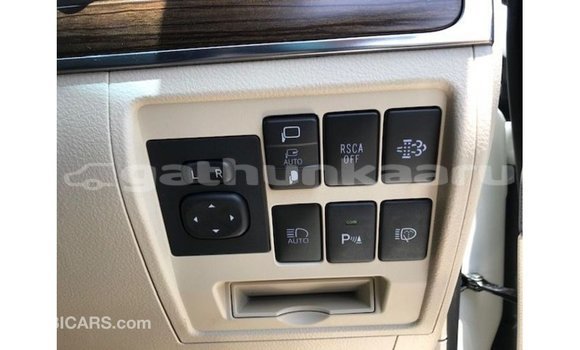 Buy Import Toyota Land Cruiser White Car in Import - Dubai in Baa Buy Import Toyota Land Cruiser White Car in Import - Dubai in Baa